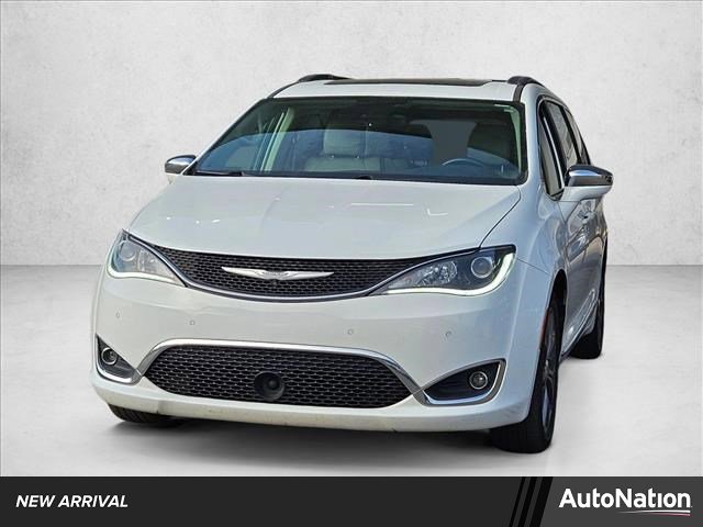 Used 2019 Chrysler Pacifica Limited w/ Tire & Wheel Group