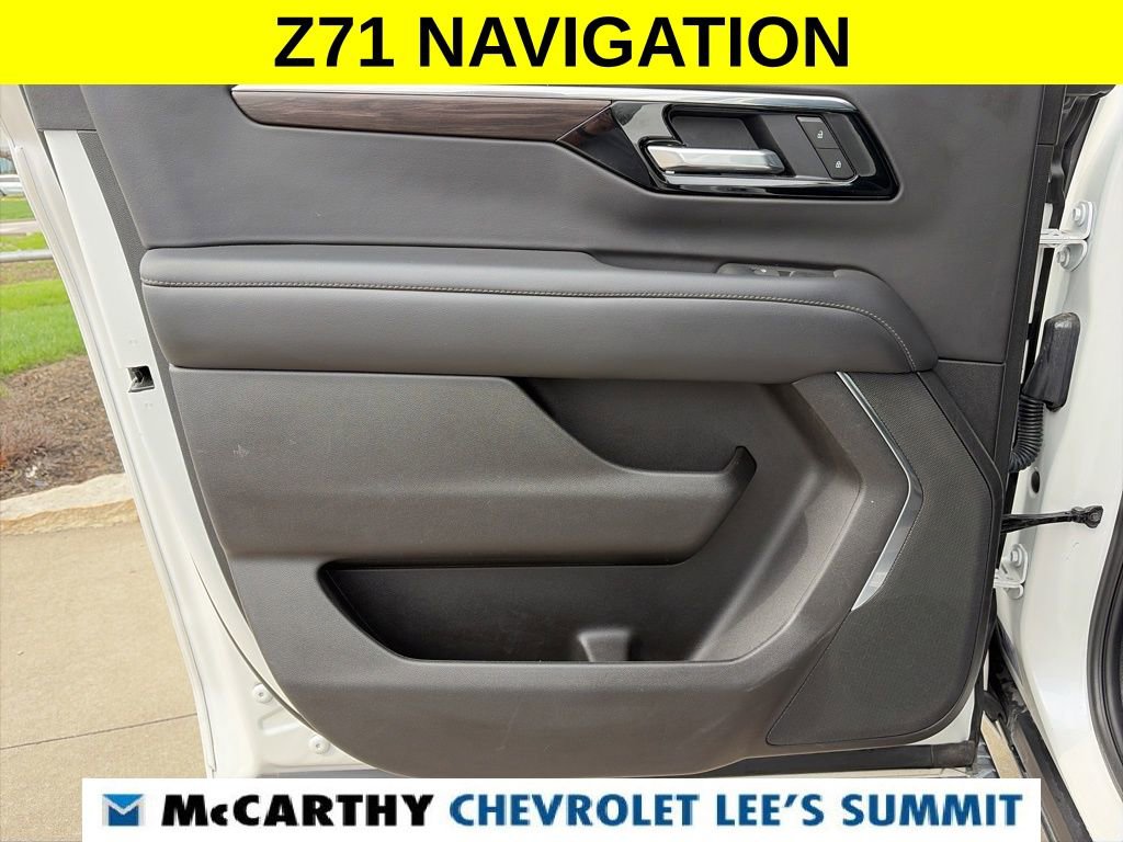 Used 2025 Chevrolet Suburban Z71 AWD/4WD image 45