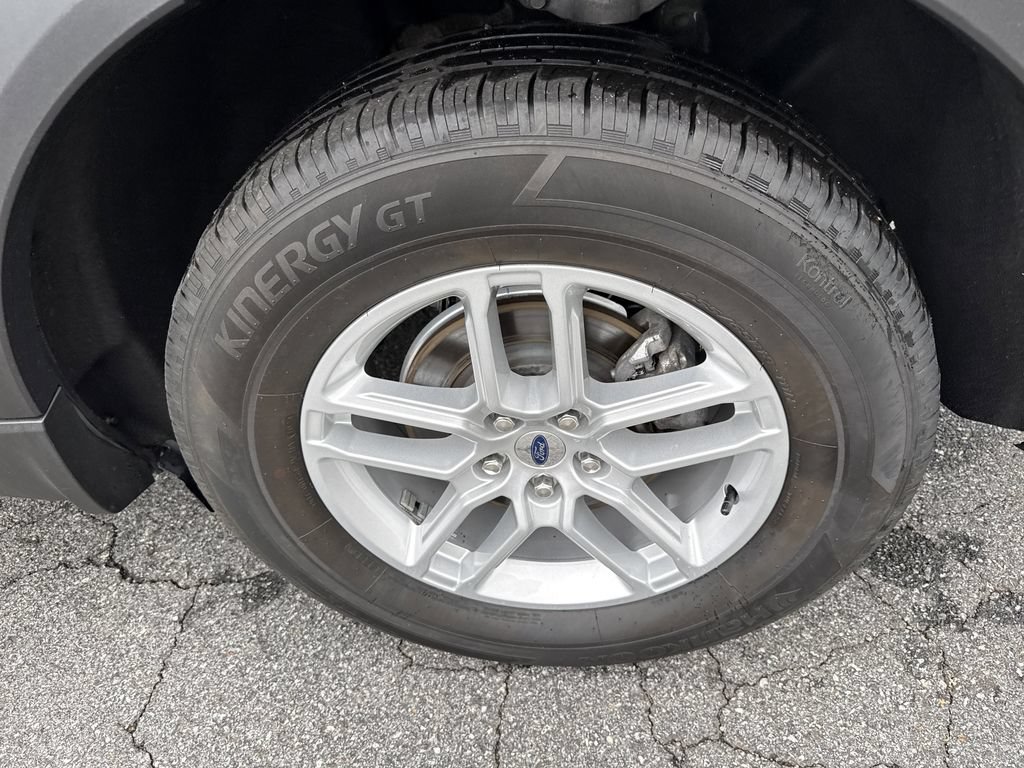 Used 2025 Ford Explorer Active AWD/4WD image 22