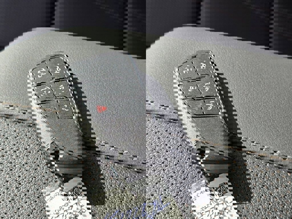 New 2026 Chevrolet Suburban High Country image 21