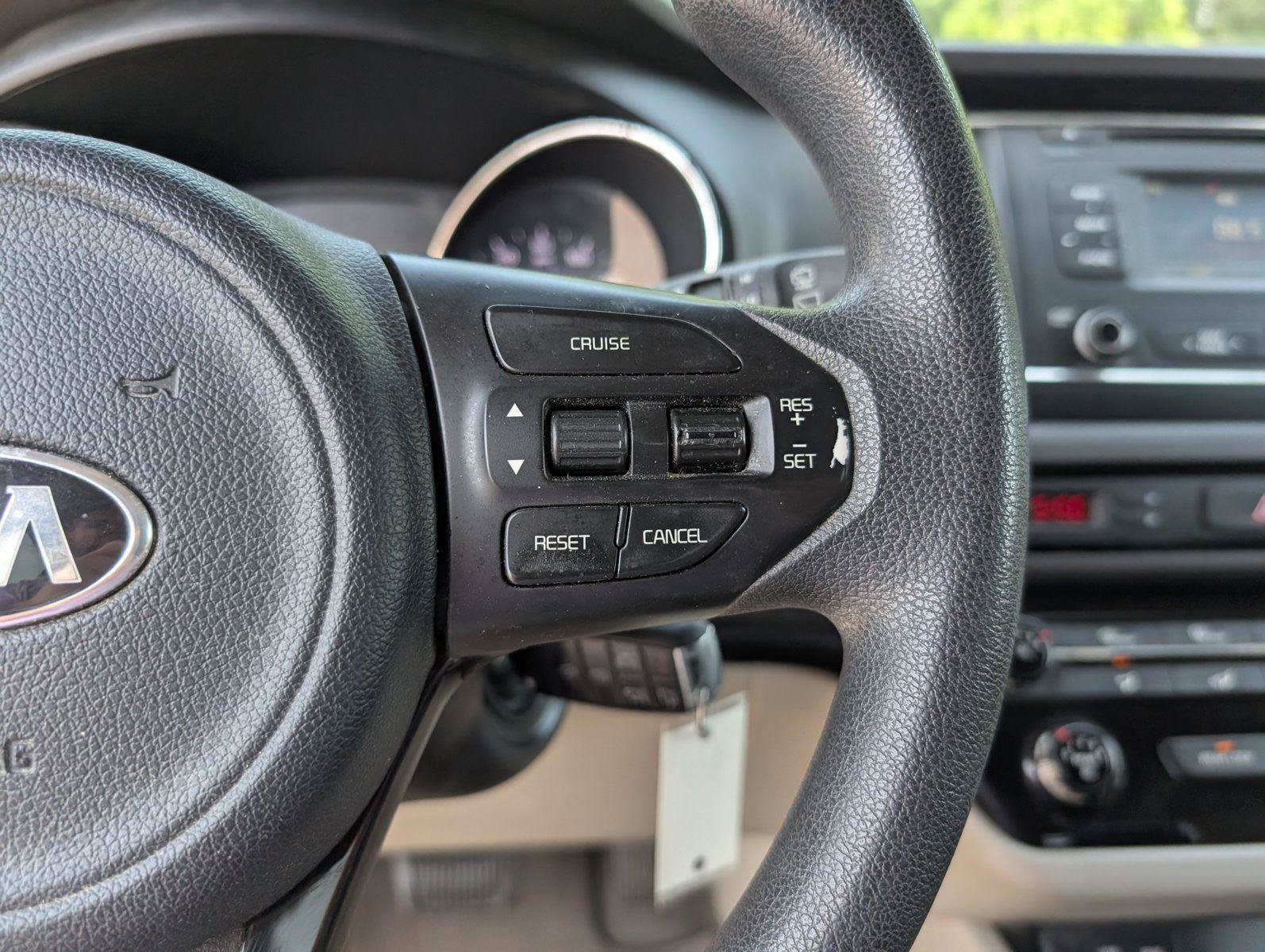 Used 2017 Kia Sedona LX FWD image 24
