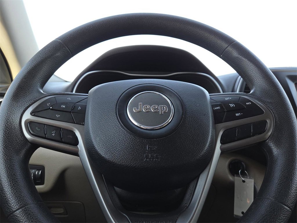 Used 2019 Jeep Cherokee Latitude w/ Popular Appearance Group image 21