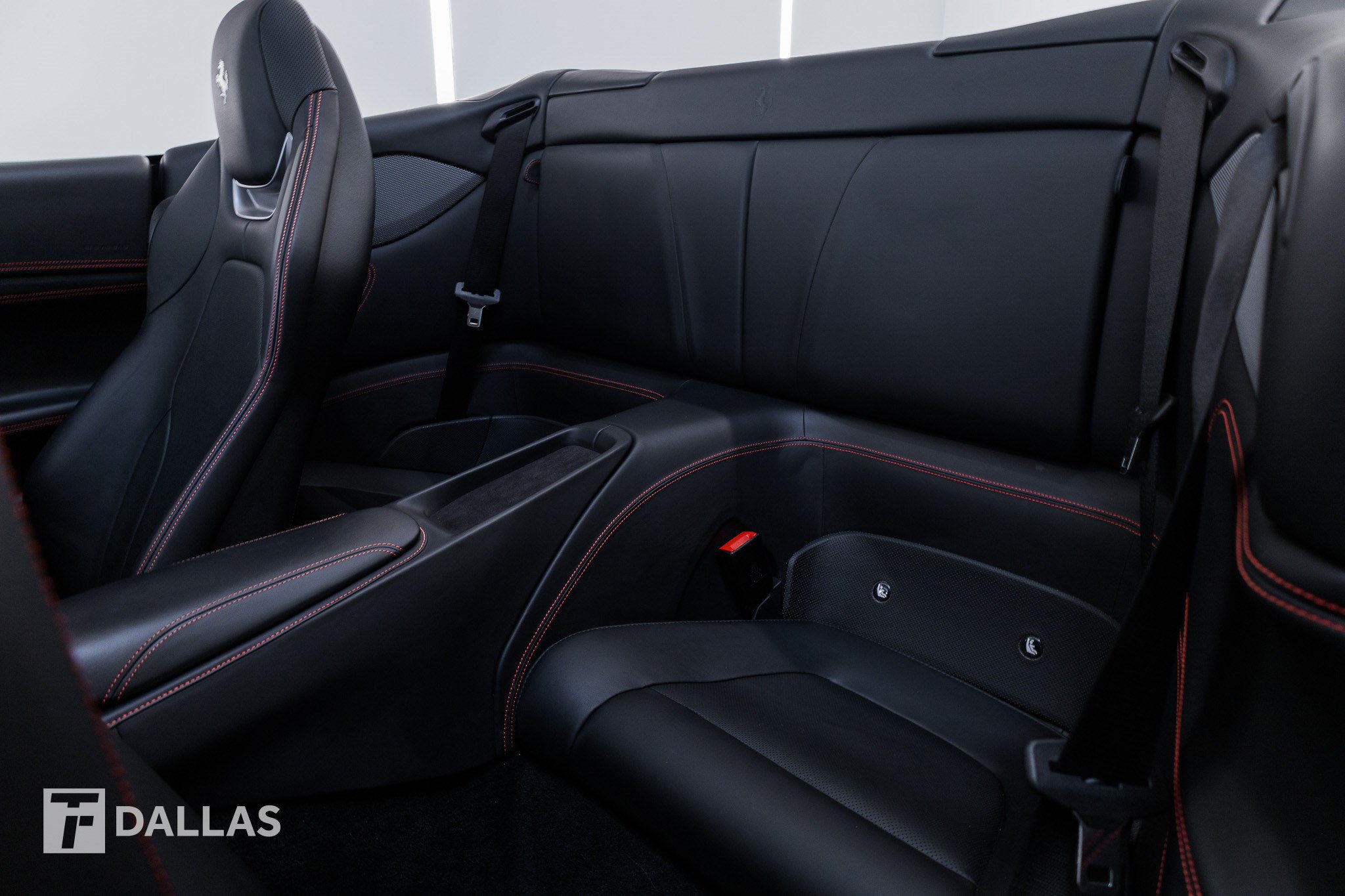 Used 2020 Ferrari Portofino RWD image 20