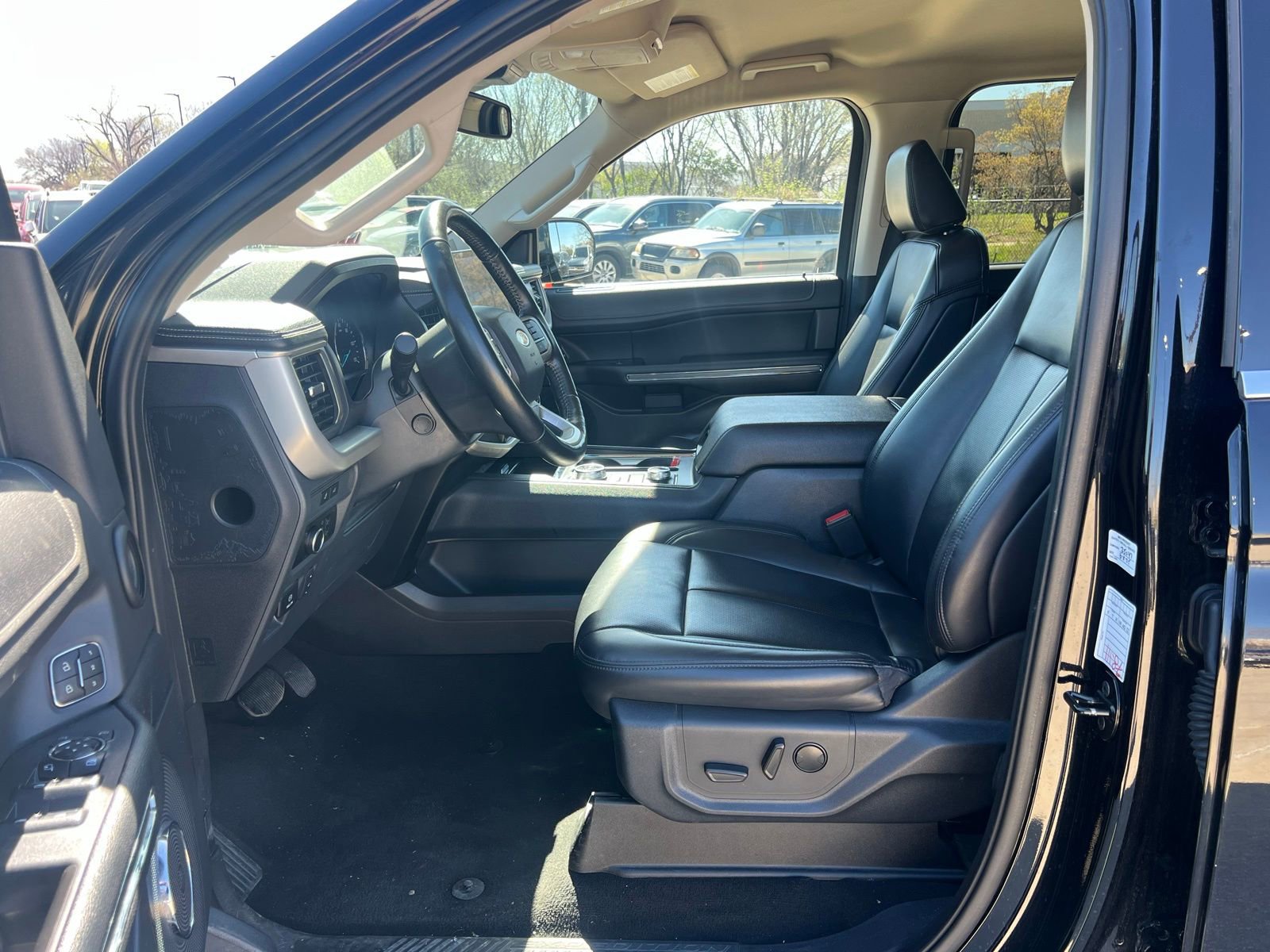 Used 2024 Ford Expedition Max XLT image 25