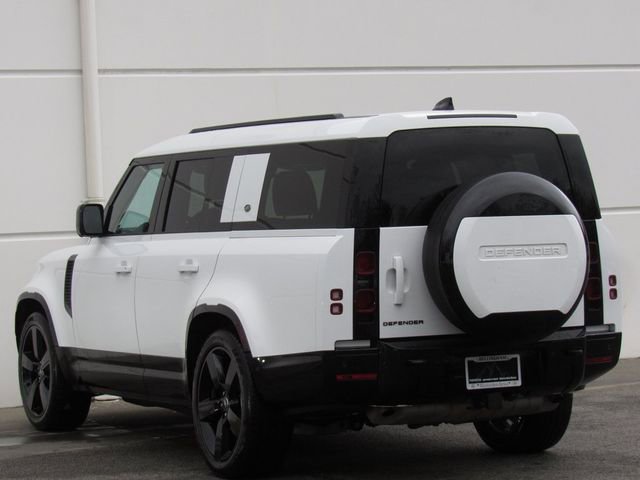 Used 2024 Land Rover Defender 130 X-Dynamic SE image 5