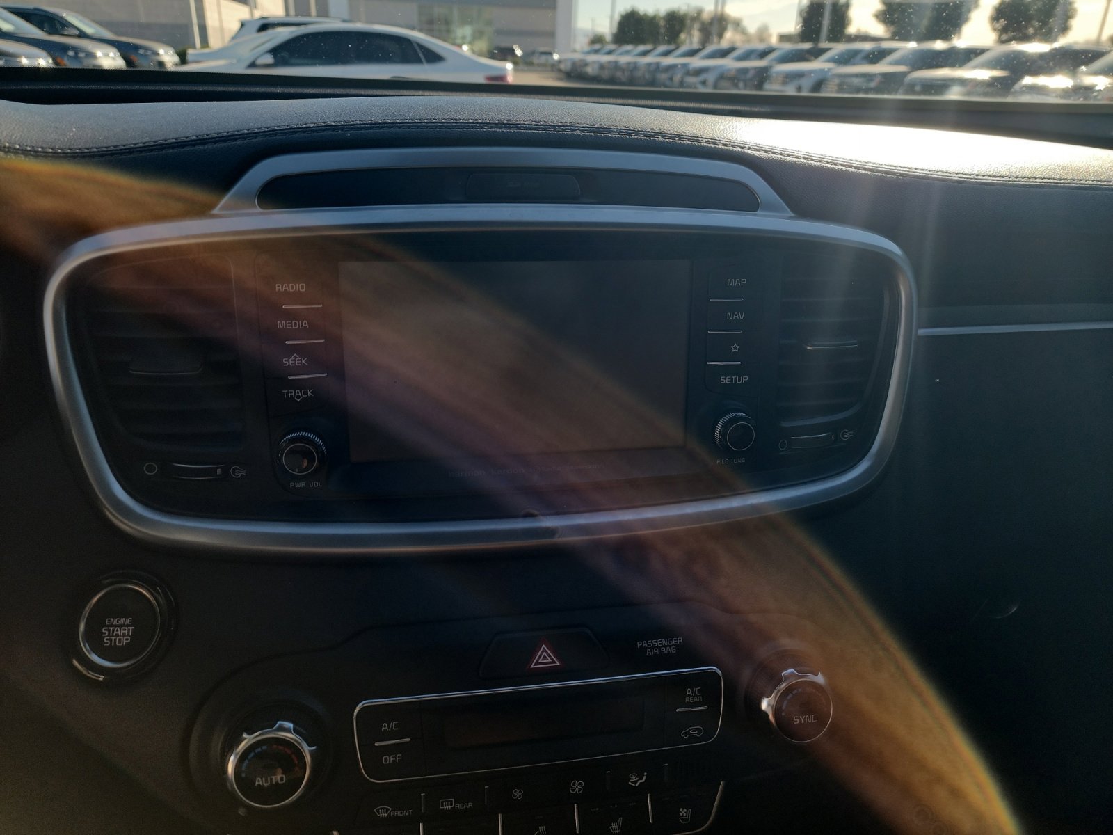 Used 2019 Kia Sorento SX image 12