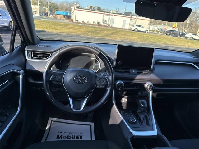 Used 2023 Toyota RAV4 SE image 13