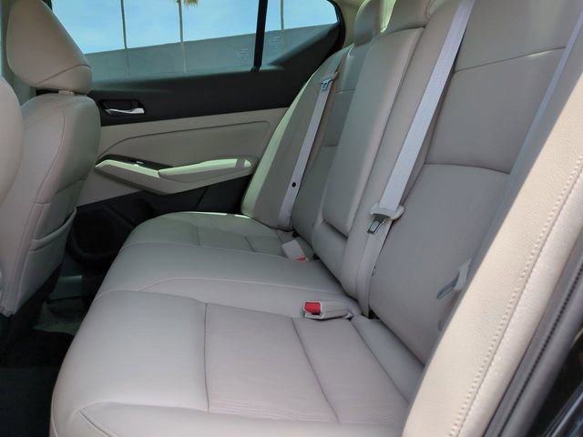 Used 2021 Nissan Altima 2.5 SL FWD image 13