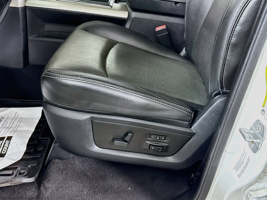 Used 2014 RAM 3500 Laramie AWD/4WD image 23
