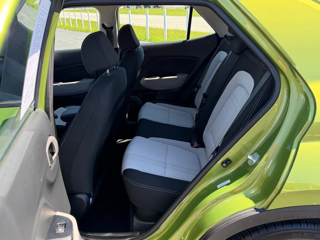 Used 2023 Hyundai Venue SEL FWD image 21