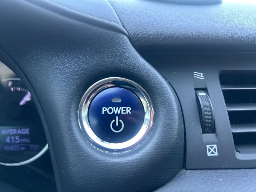 Used 2015 Lexus CT 200h FWD image 25