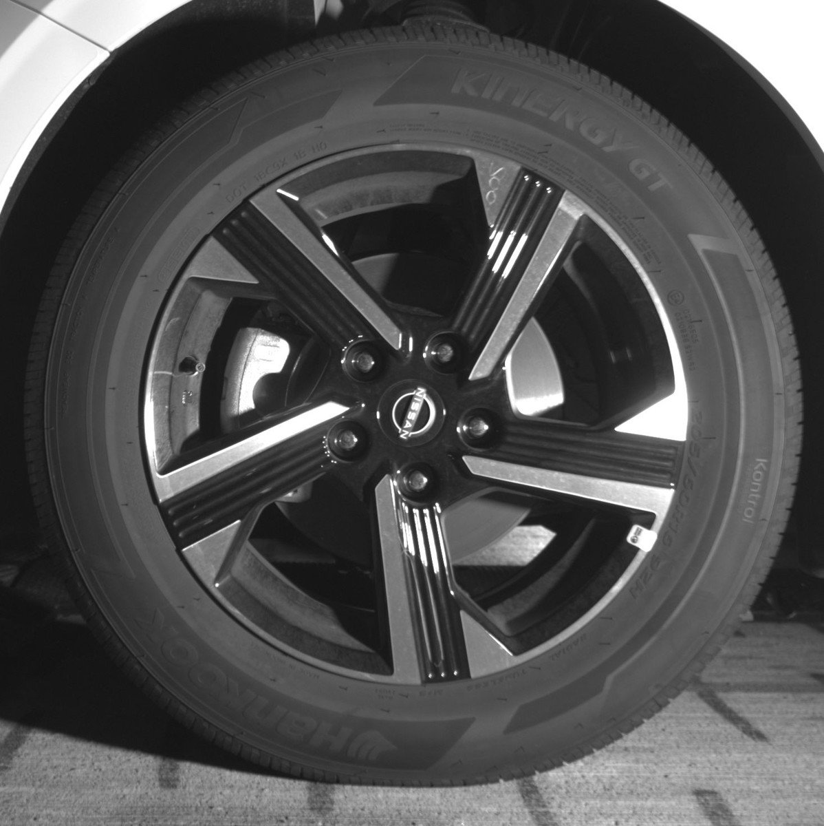 Used 2025 Nissan Sentra SV image 12