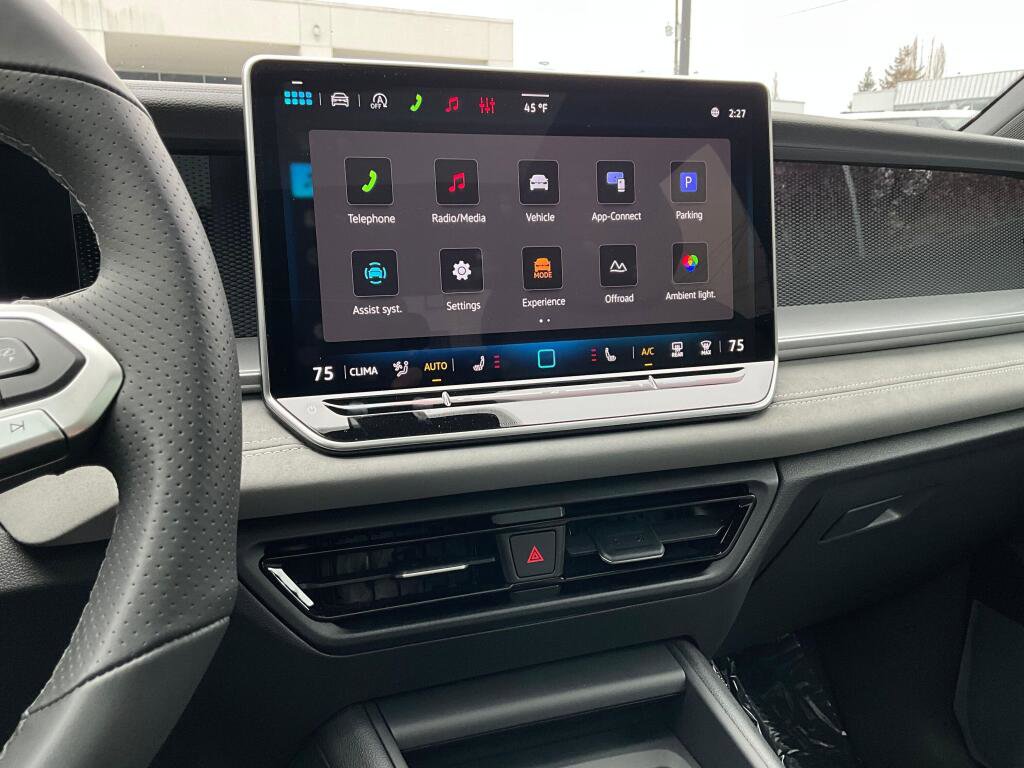 New 2026 Volkswagen Tiguan SE R-Line image 17