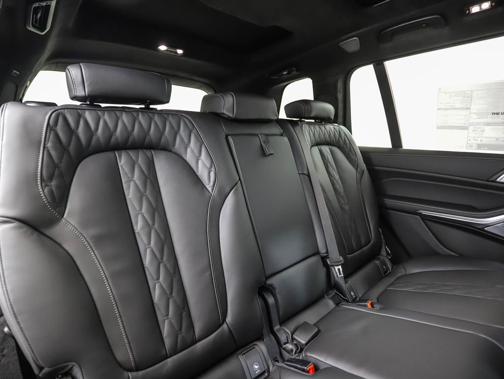 New 2026 BMW X7 M60i image 34