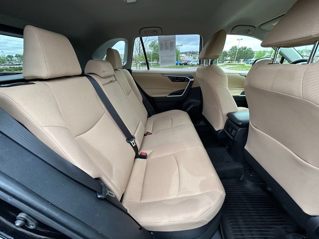 Used 2020 Toyota RAV4 LE w/ Carpet Mat Package AWD/4WD image 28