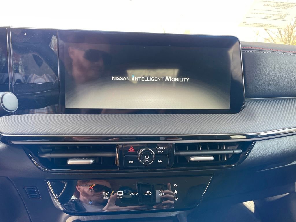 Used 2025 Nissan Kicks SR image 18