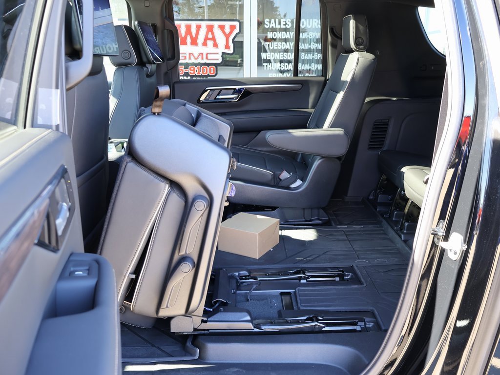 New 2025 Chevrolet Suburban Premier image 30