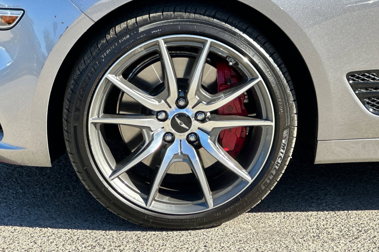 Used 2025 Genesis G70 2.5T image 27