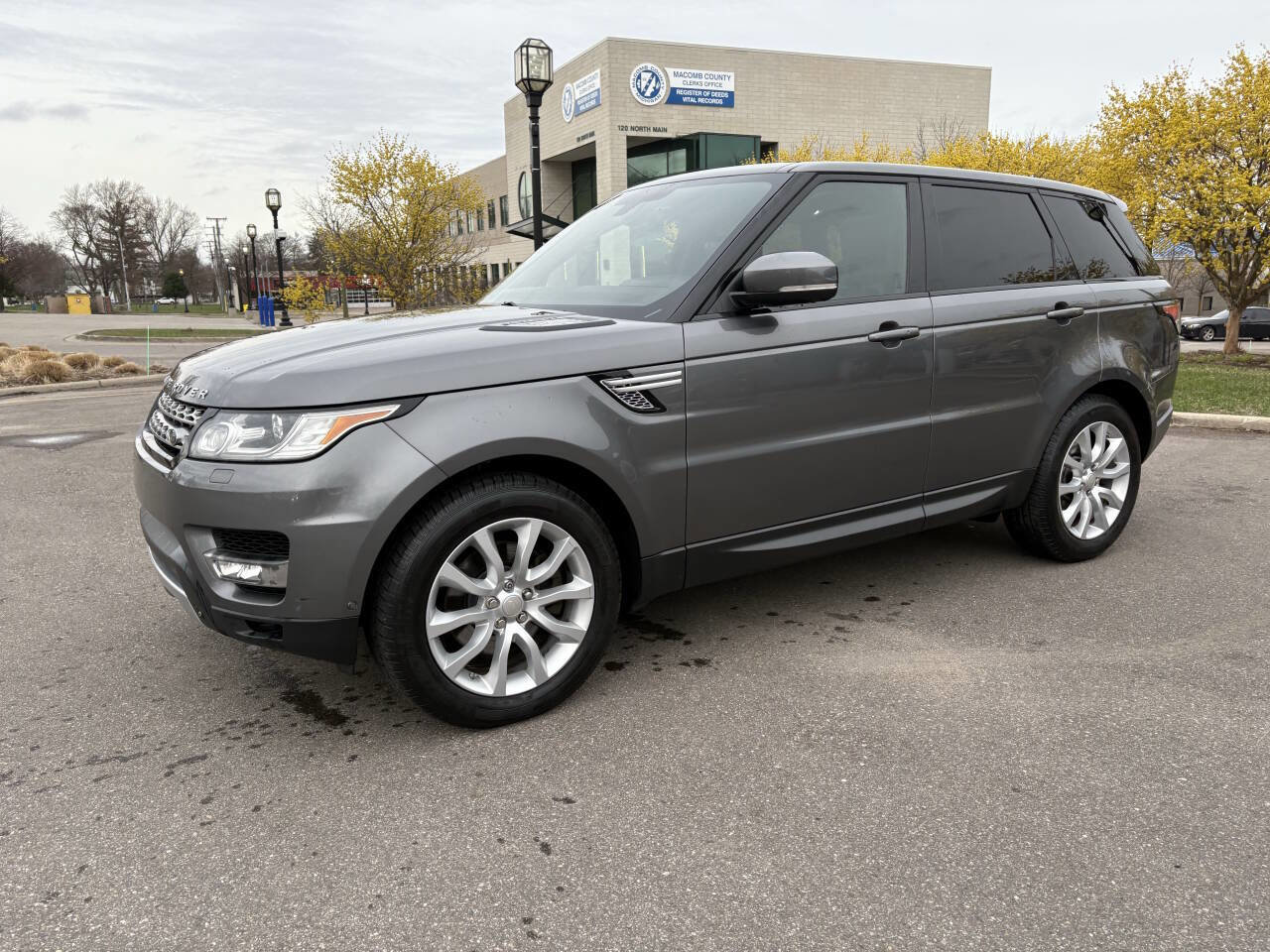 Used 2014 Land Rover Range Rover Sport HSE image 17