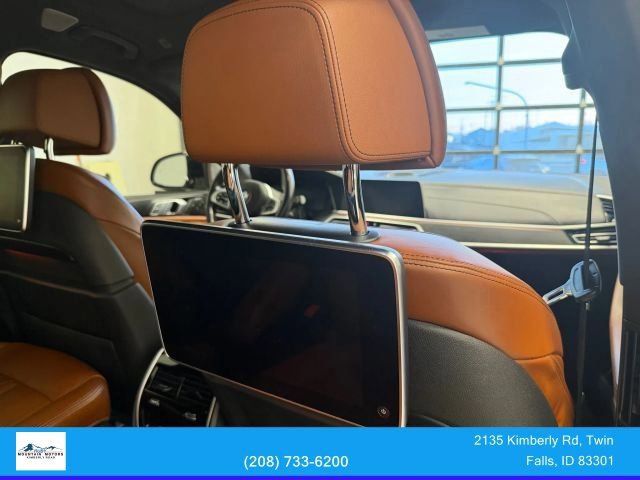 Used 2020 BMW X7 M50i w/ Dynamic Handling Package image 29