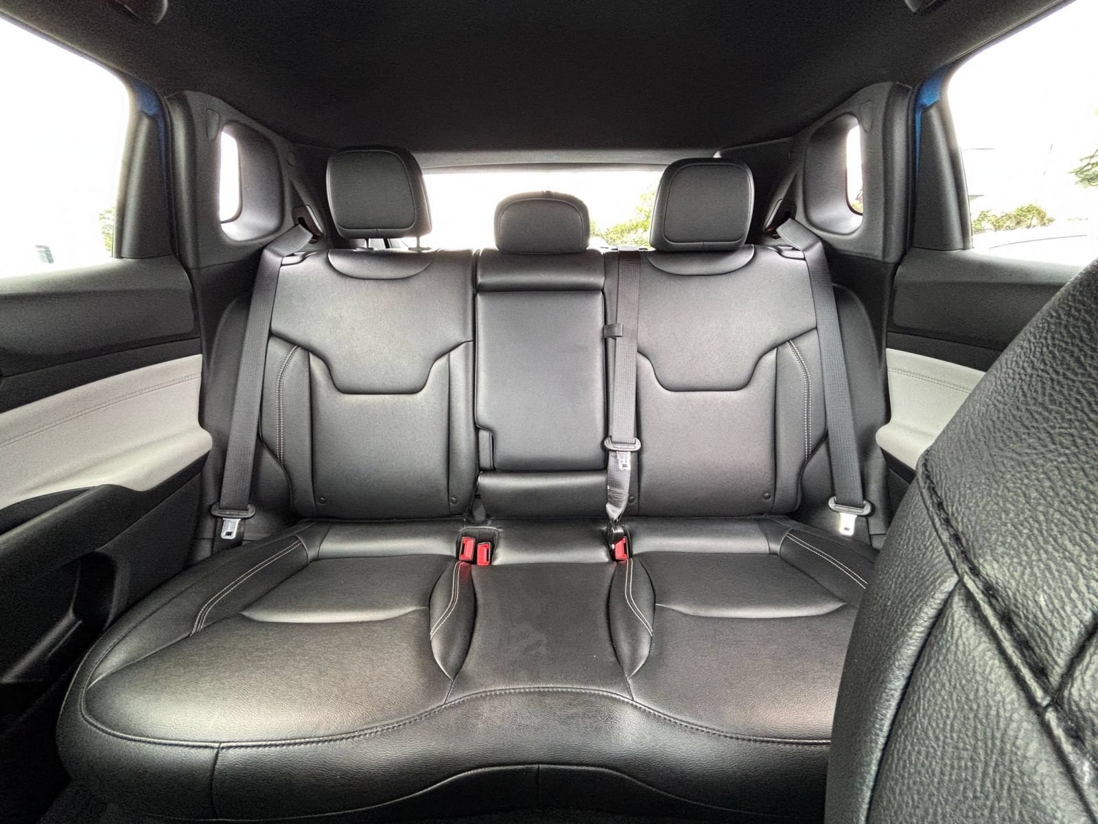 Used 2025 Jeep Compass Limited AWD/4WD image 38