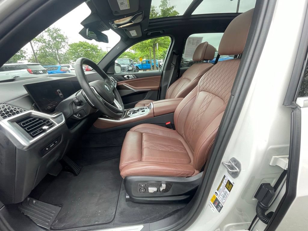 Used 2025 BMW X5 xDrive50e AWD/4WD image 26