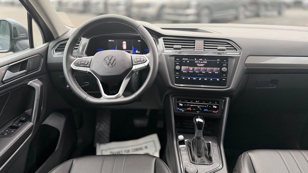 Used 2023 Volkswagen Tiguan SE image 11