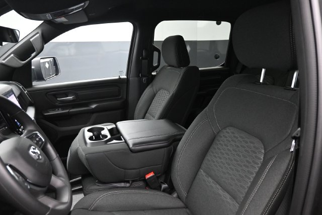 New 2027 RAM 1500 Express AWD/4WD image 18