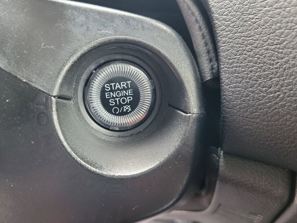 Used 2023 Jeep Renegade Latitude image 38