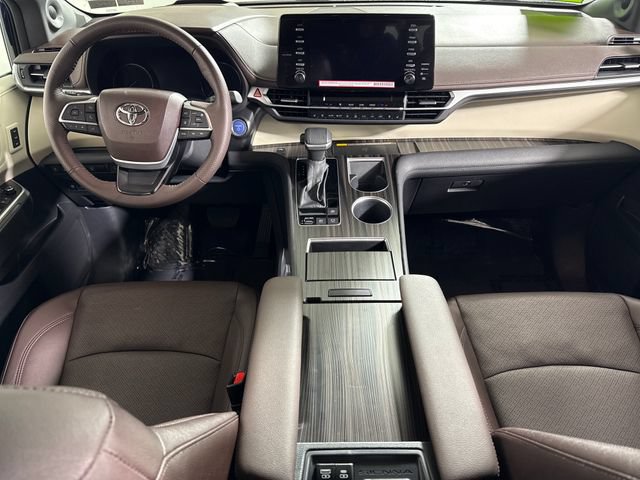 Used 2024 Toyota Sienna Platinum AWD/4WD image 26