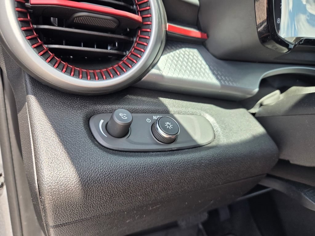 Used 2024 Chevrolet Trax RS FWD image 22