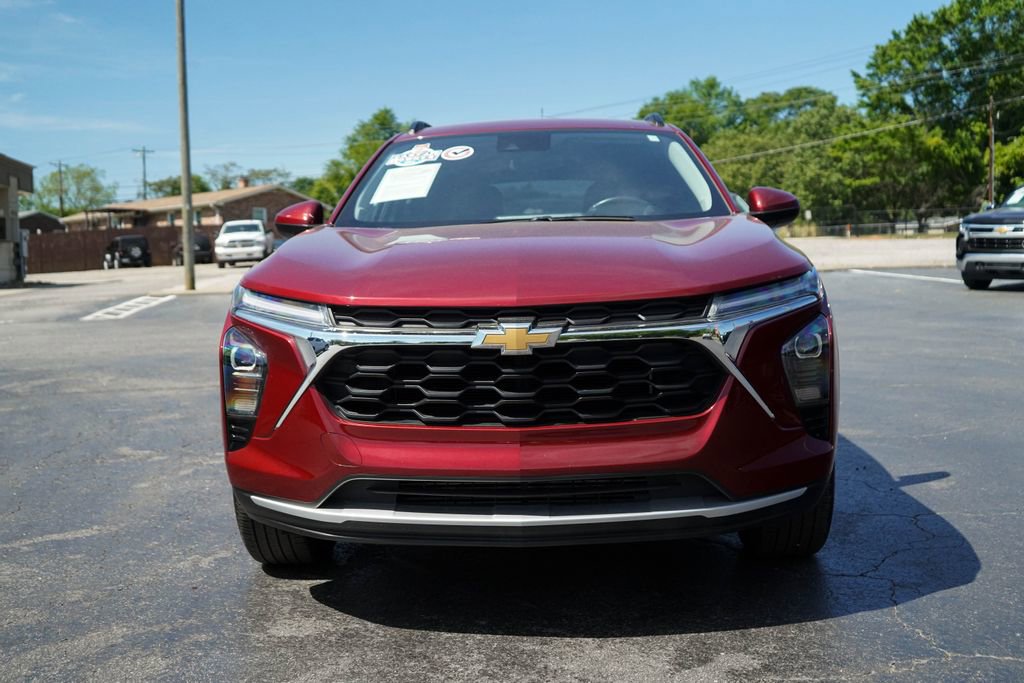 Used 2025 Chevrolet Trax LT w/ Driver Confidence Package FWD image 9