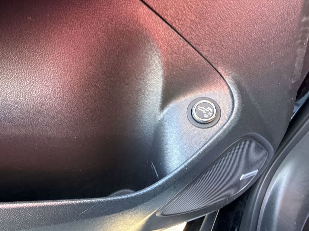 Certified 2020 Buick Encore GX Essence w/ Experience Buick Package image 31