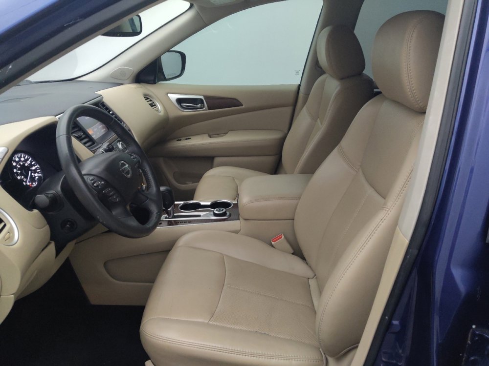 Used 2017 Nissan Pathfinder Platinum image 17