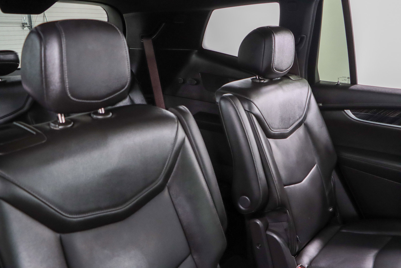 Used 2023 Cadillac XT6 Premium Luxury w/ Technology Package FWD image 31