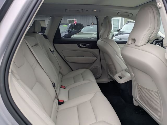 Certified 2023 Volvo XC60 B5 Plus w/ Protection Package Premier AWD/4WD image 29