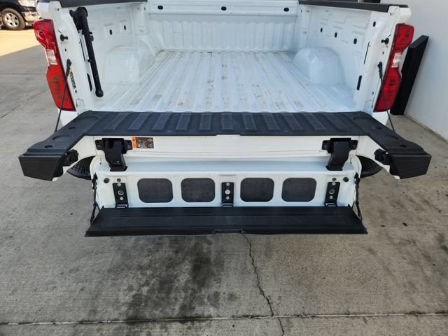 Used 2022 Chevrolet Silverado 2500 Custom w/ Custom Value Package AWD/4WD image 34