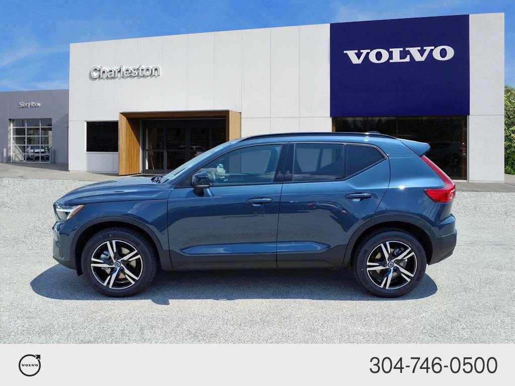 New 2026 Volvo XC40 B4 Core w/ Climate Package FWD image 6