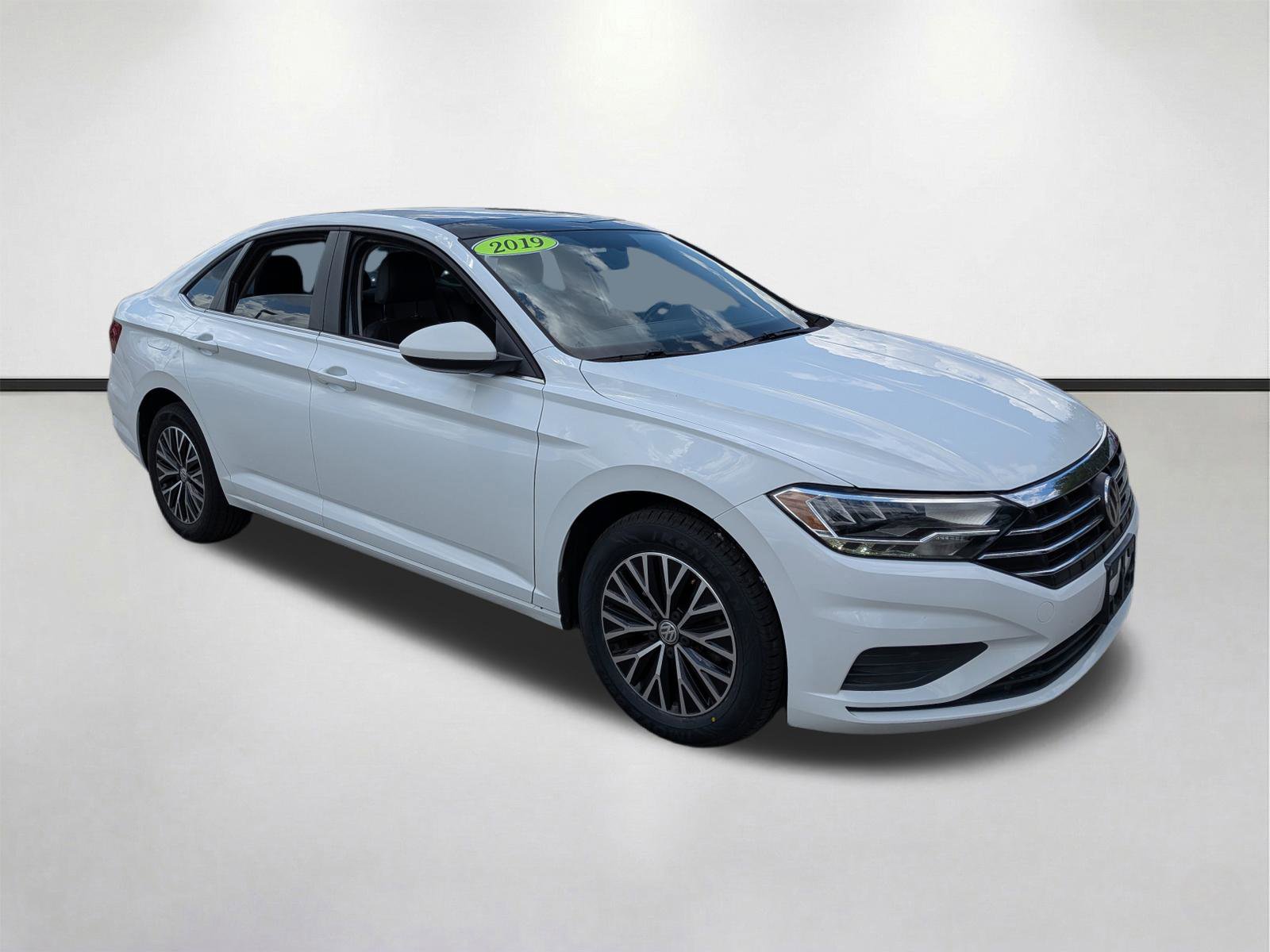 Used 2019 Volkswagen Jetta SE FWD image 2