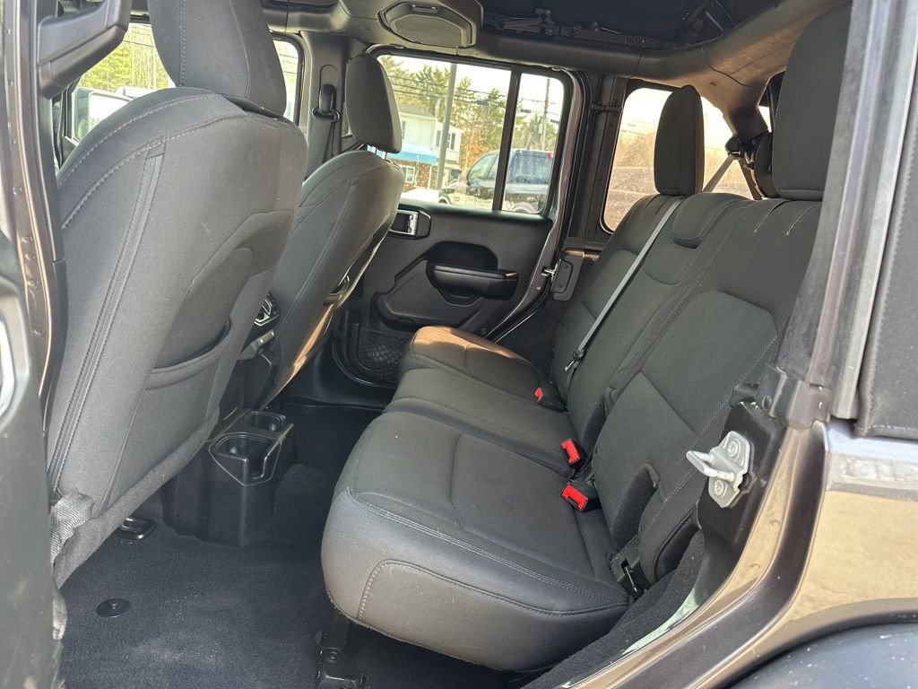 Used 2018 Jeep Wrangler Unlimited Sport S image 32