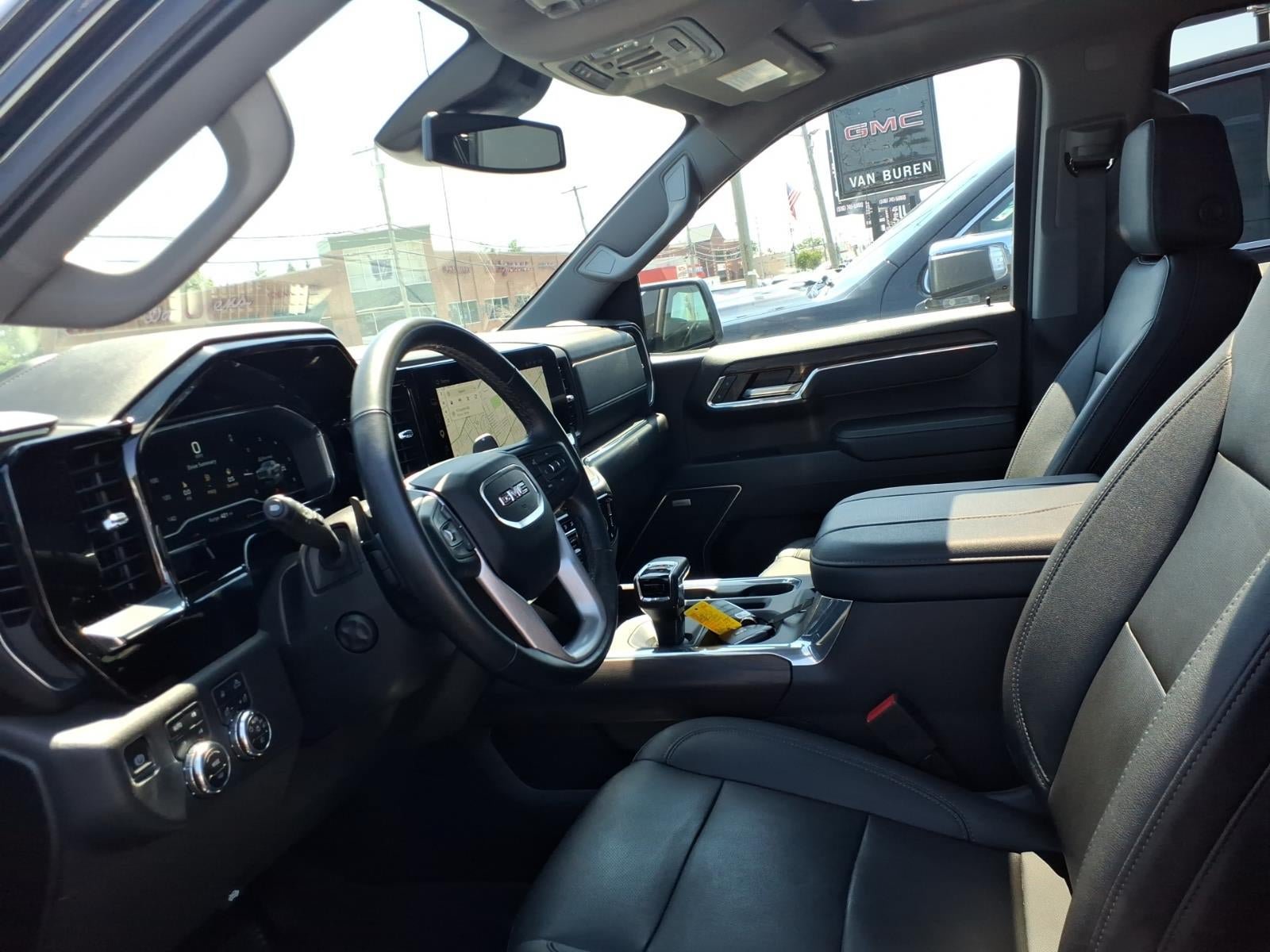 Used 2023 GMC Sierra 1500 SLT w/ SLT Premium Package AWD/4WD image 17