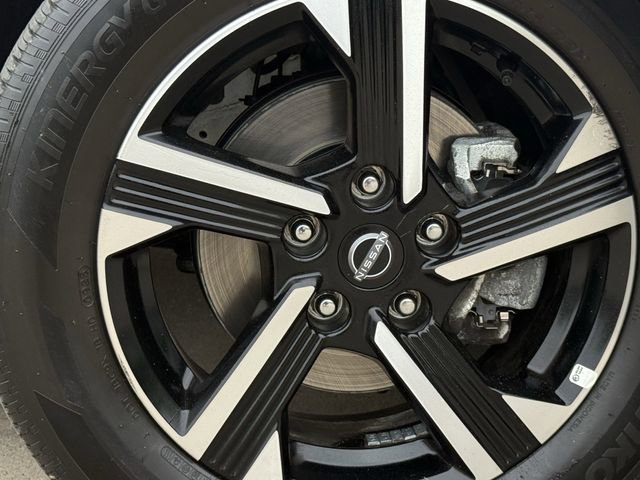 Used 2025 Nissan Sentra SV image 9