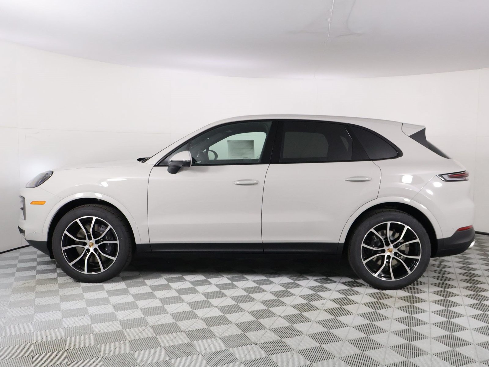 New 2026 Porsche Cayenne AWD/4WD image 2