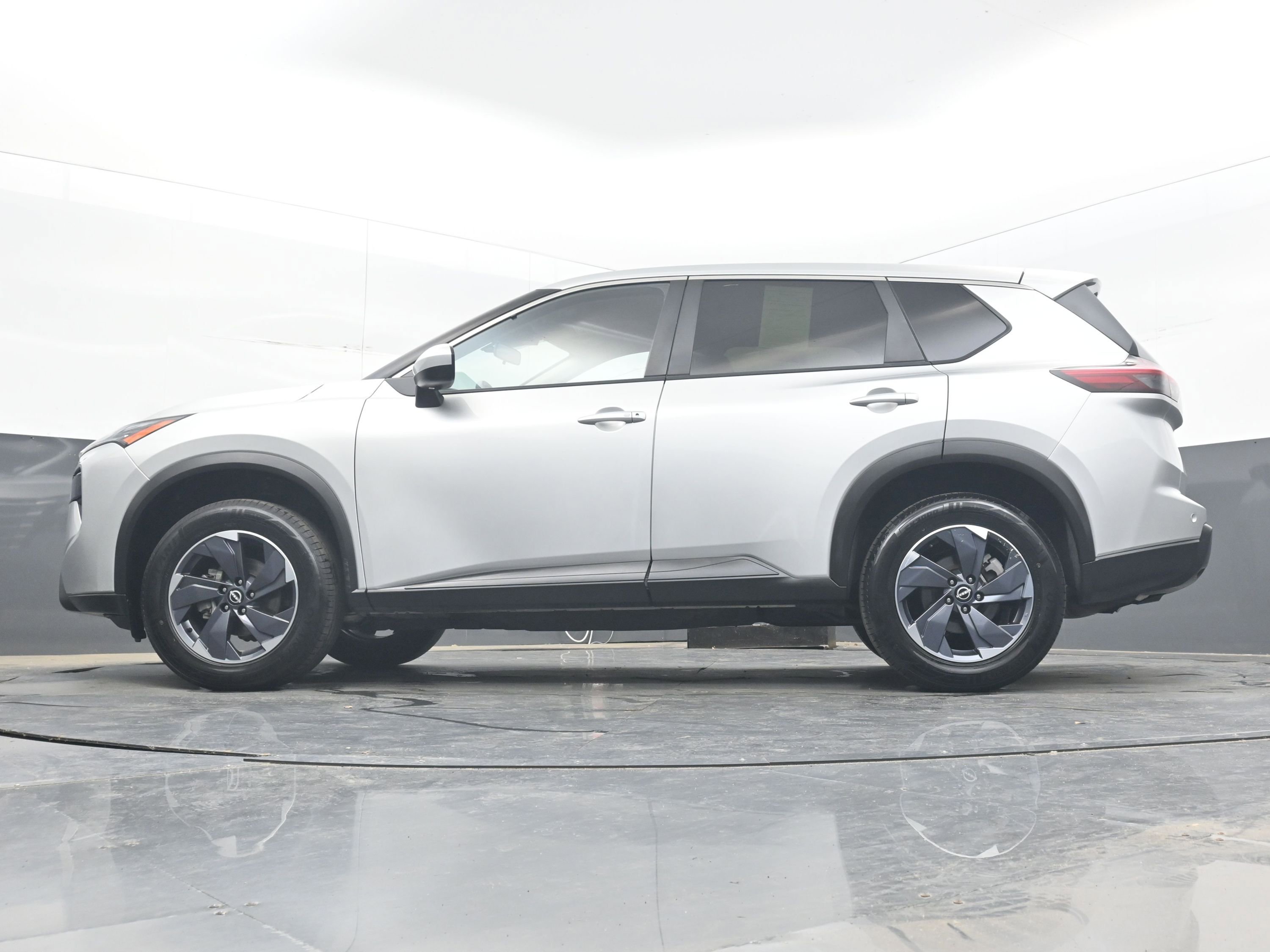 Certified 2024 Nissan Rogue SV AWD/4WD image 26
