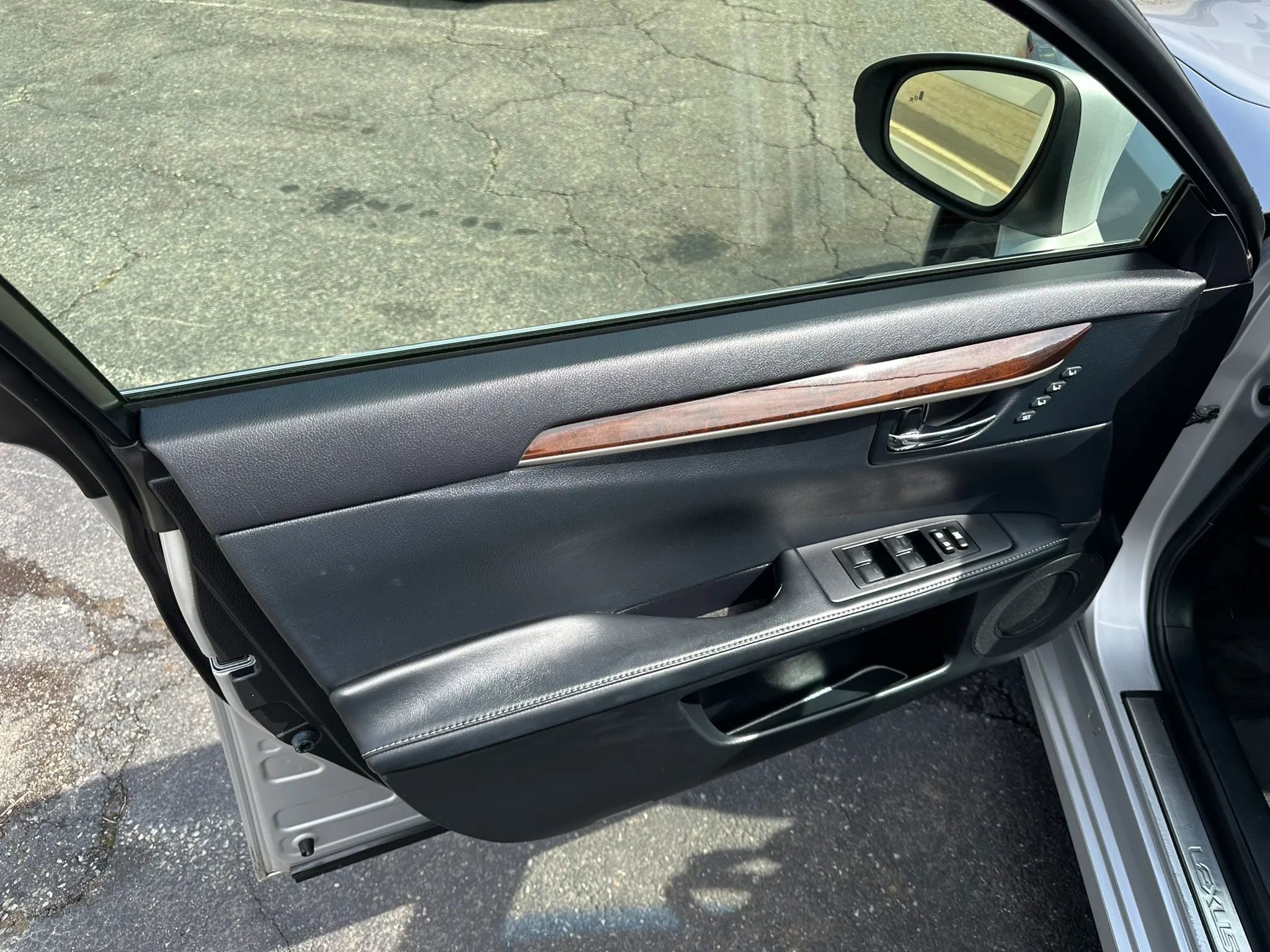 Used 2013 Lexus ES 350 w/ Luxury Pkg image 34