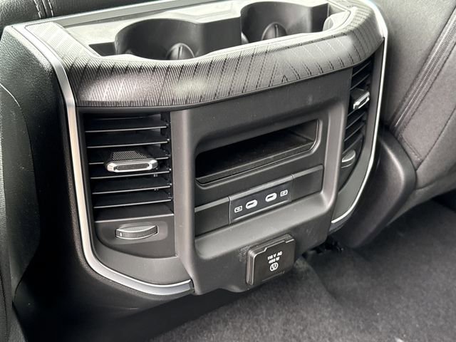 New 2026 RAM 1500 4x4 Crew Cab image 30
