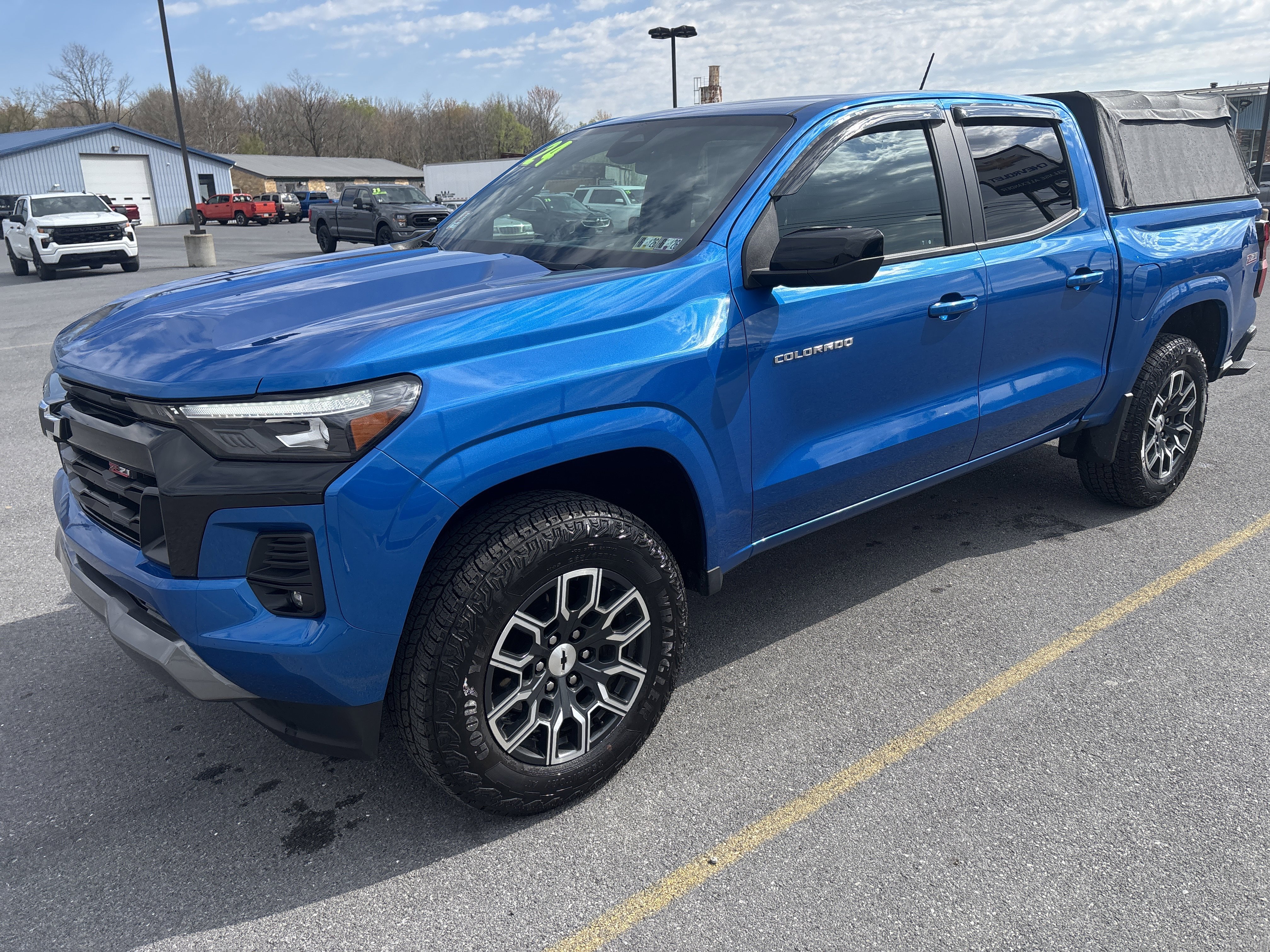Used 2024 Chevrolet Colorado Z71 w/ Advanced Trailering Package AWD/4WD image 8