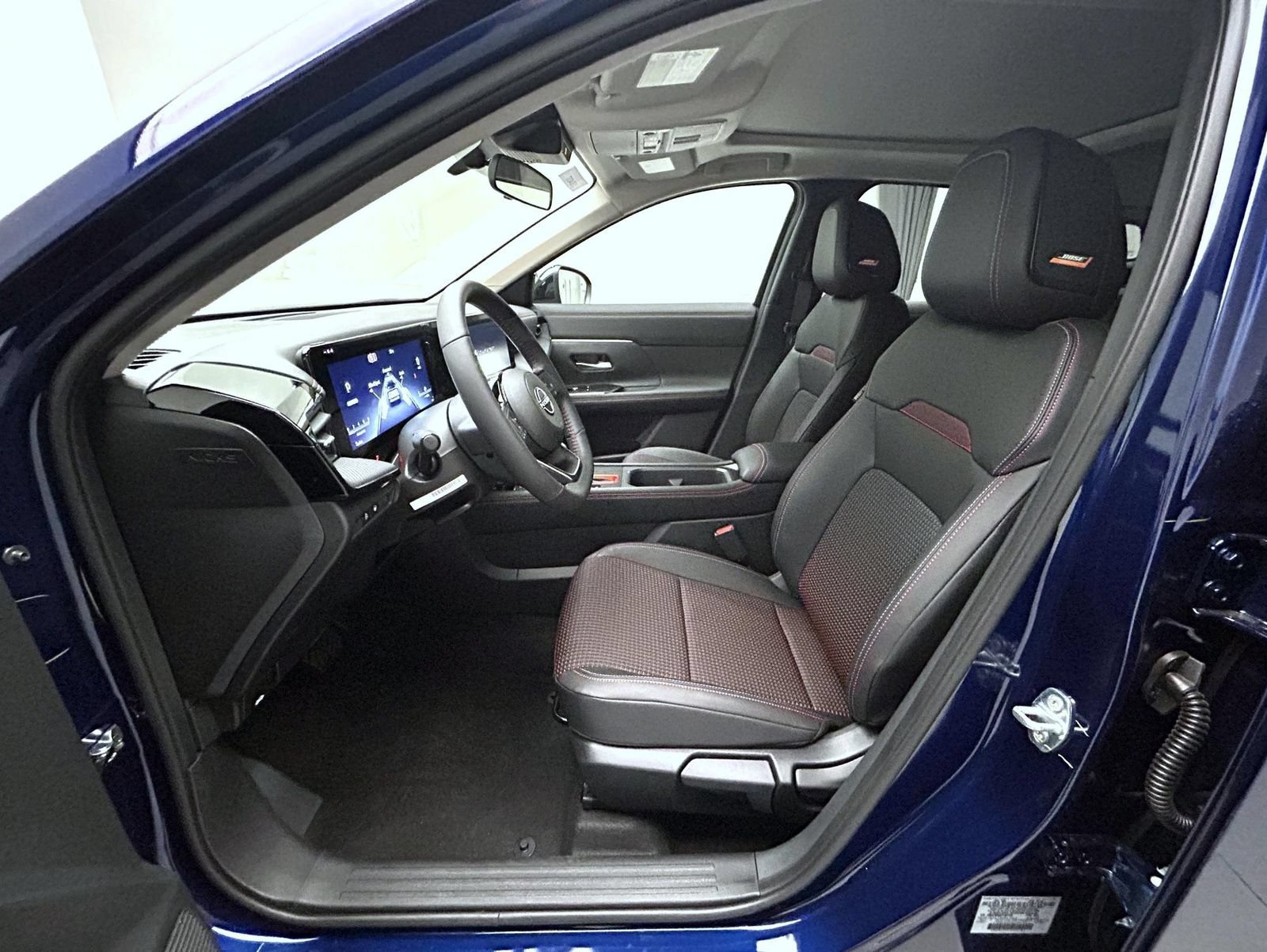 New 2026 Nissan Kicks SR w/ SR Premium Package AWD/4WD image 10