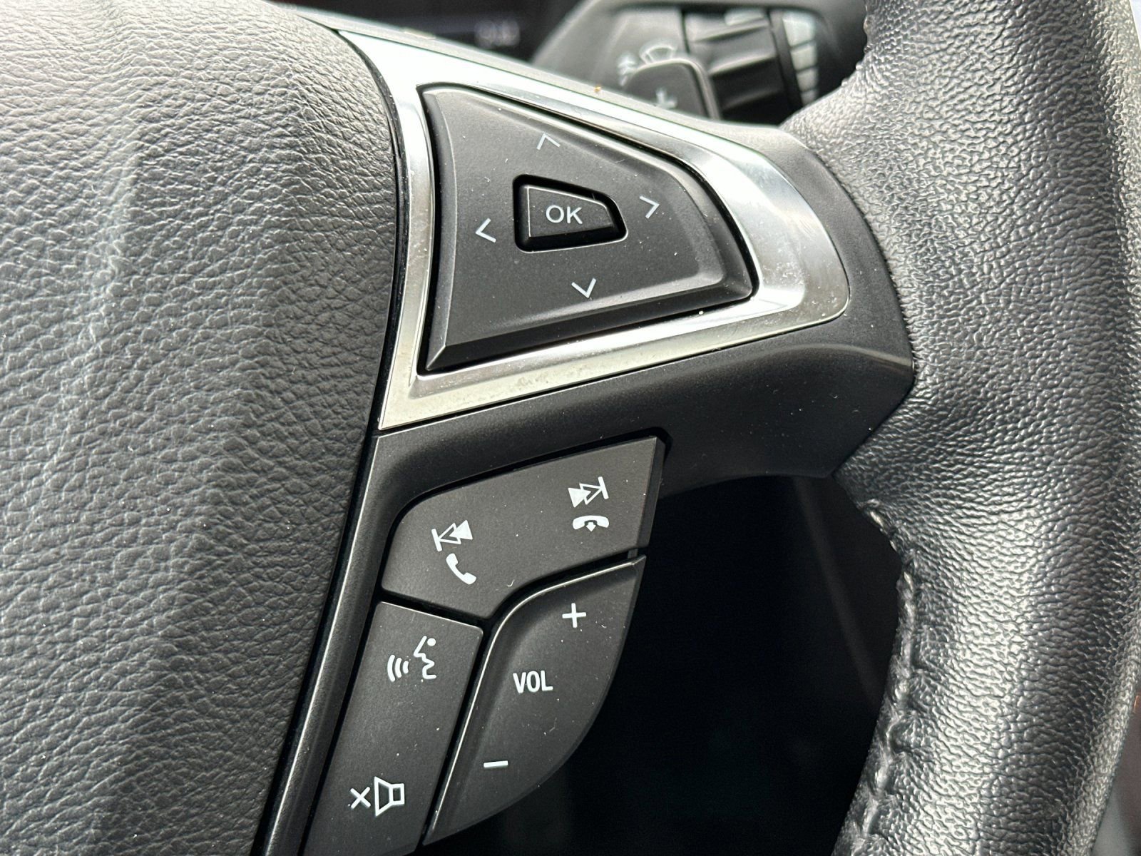 Used 2019 Ford Fusion Titanium image 28