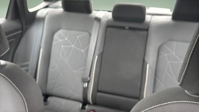 Used 2025 Volkswagen Jetta Sport FWD image 16
